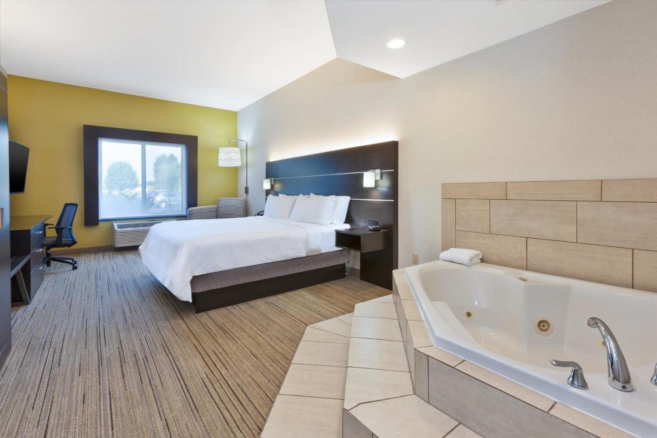 Holiday Inn Express Hotel & Suites Cleveland-Richfield By Ihg Brecksville Bagian luar foto