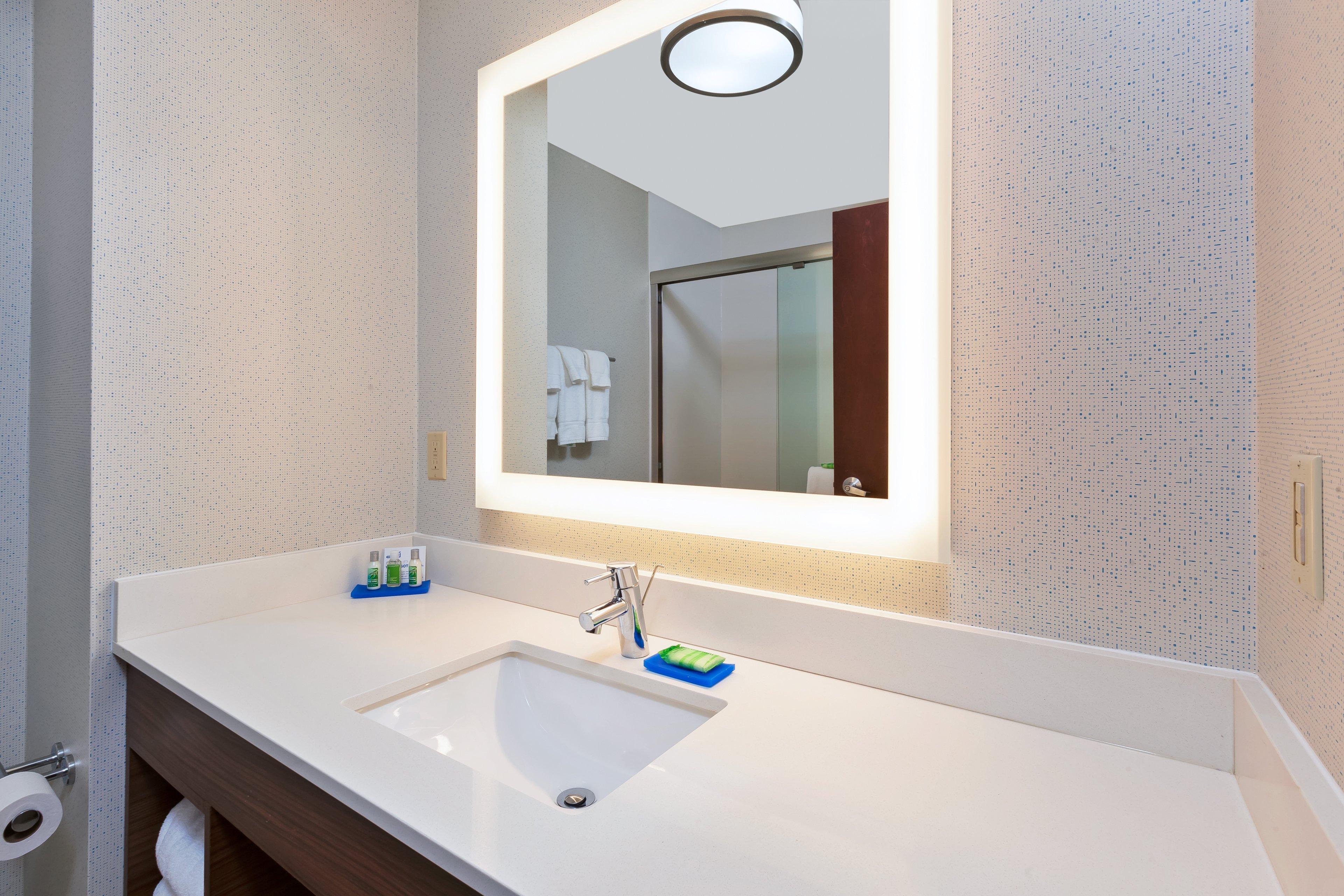 Holiday Inn Express Hotel & Suites Cleveland-Richfield By Ihg Brecksville Bagian luar foto