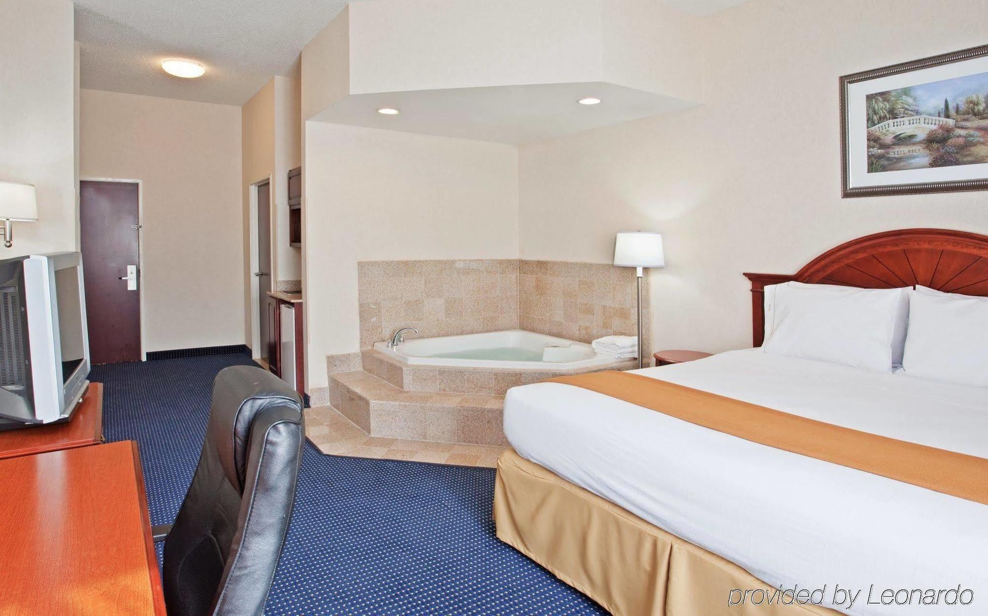 Holiday Inn Express Hotel & Suites Cleveland-Richfield By Ihg Brecksville Ruang foto